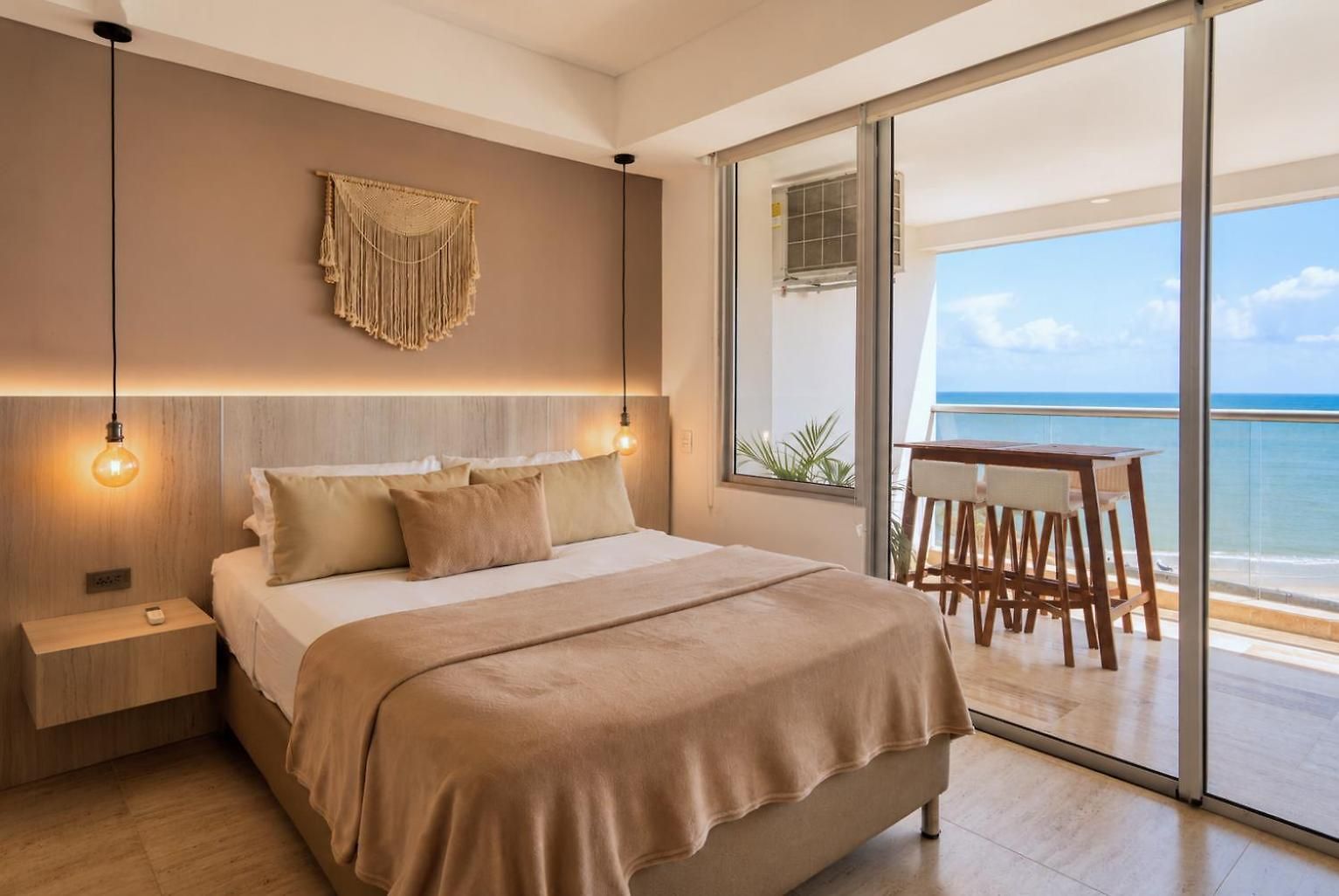 Beachfront With Stunning Ocean Views * Cartagena