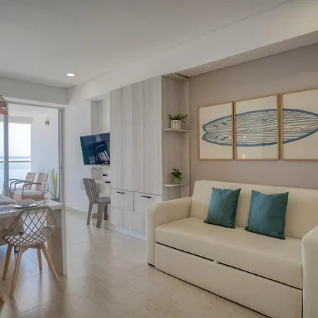 Beachfront With Stunning Ocean Views Apartamento