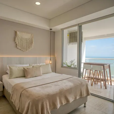 Beachfront With Stunning Ocean Views Apartamento Cartagena