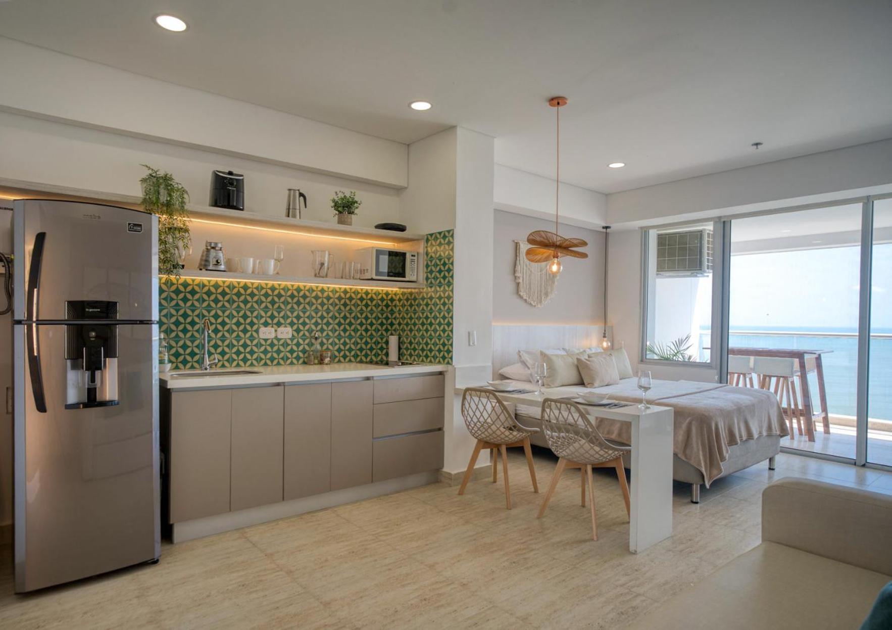 Beachfront With Stunning Ocean Views *